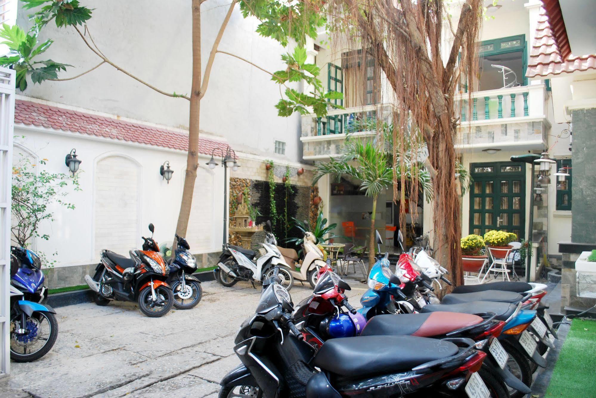 Lan Anh Hotel Хошимин Екстериор снимка